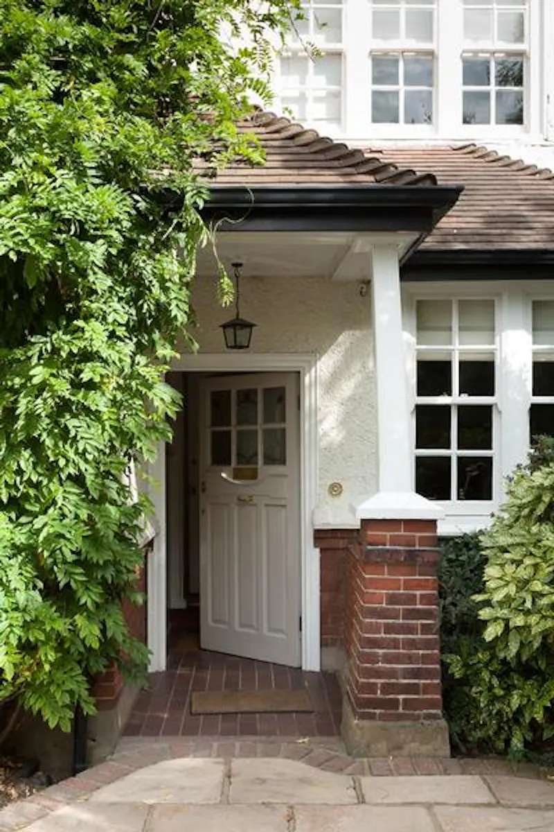 Friern Barnet family house, E230 (photo 40)