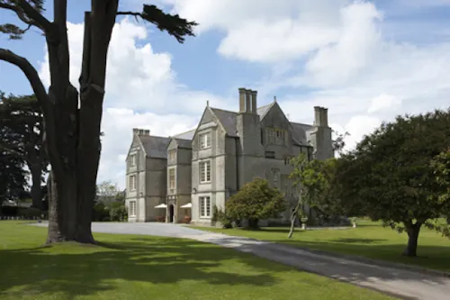 Glastonbury Tudor Manor House, M252