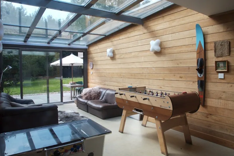 Games room at Contemporary Winchelsea cabin, D1956 (photo 5)