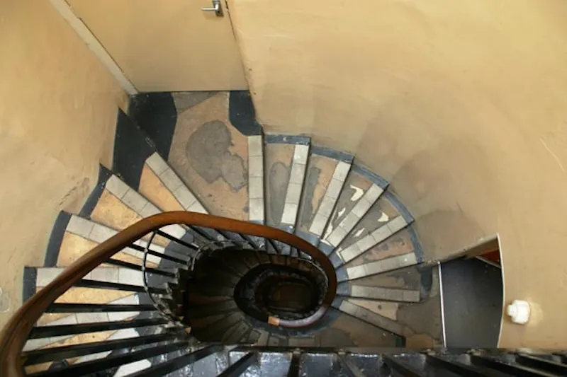 Staircase at Sherwood Forest Estate, N174 (photo 17)