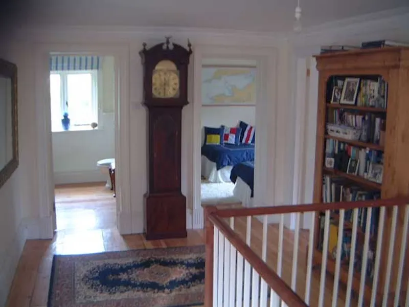 Entrance hall at Pink Curbridge Victorian house, B1460 (photo 6)