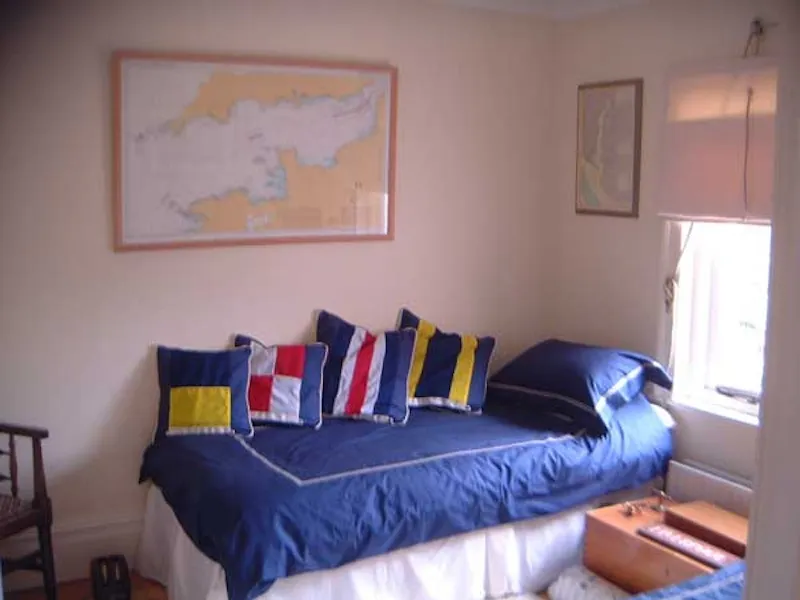 Bedroom - child's at Pink Curbridge Victorian house, B1460 (photo 8)
