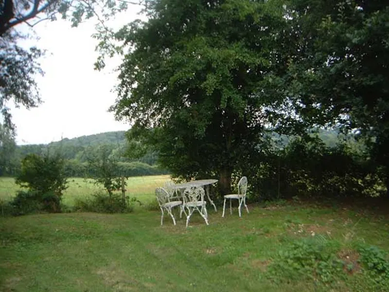 Countryside at Pink Curbridge Victorian house, B1460 (photo 15)