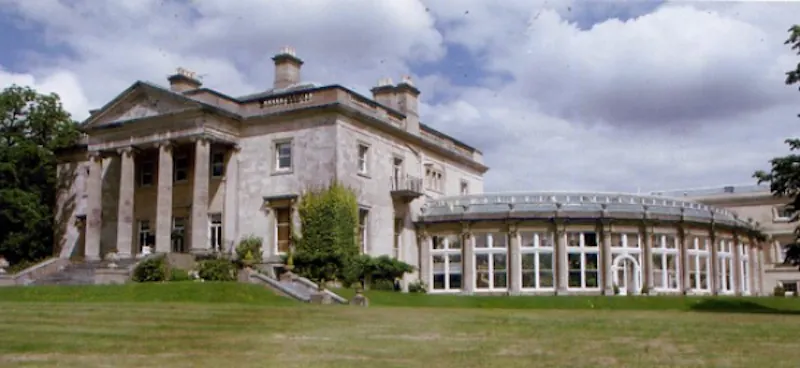Palladian Hemel Hempstead house, A63 (photo 2)