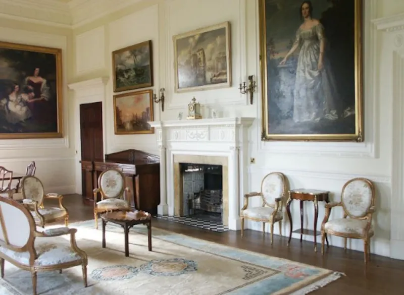 Drawing room at Palladian Hemel Hempstead house, A63 (photo 10)
