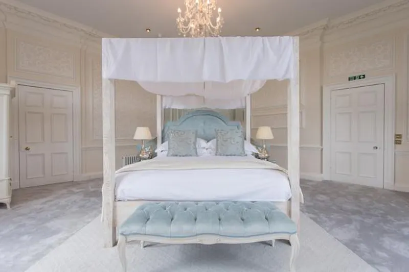 Bedroom at Georgian stately in Taplow, A1007 (photo 62)