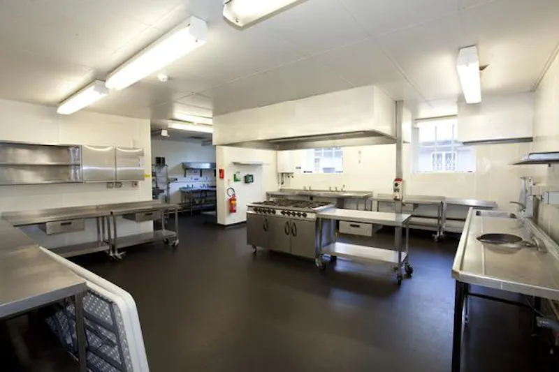 Kitchen at Georgian stately in Taplow, A1007 (photo 69)