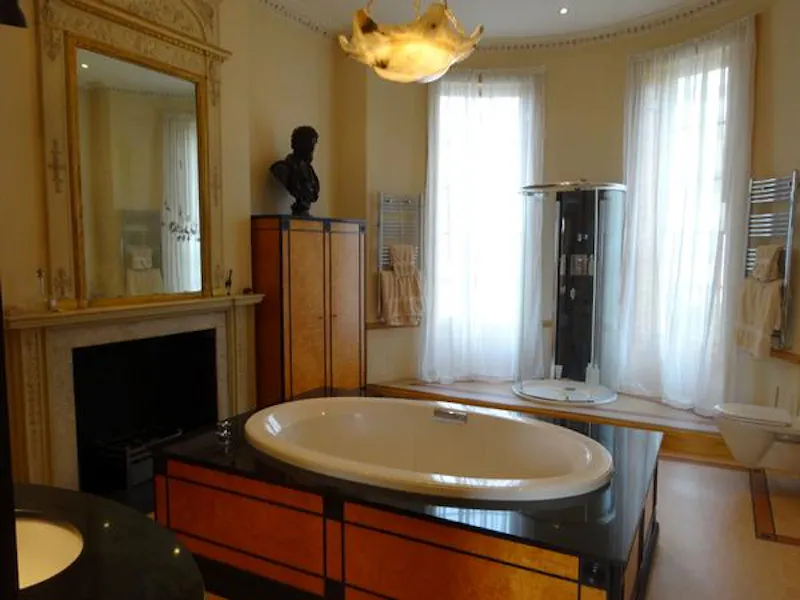 Bathroom at Luxury Kennington townhouse, A1017 (photo 73)