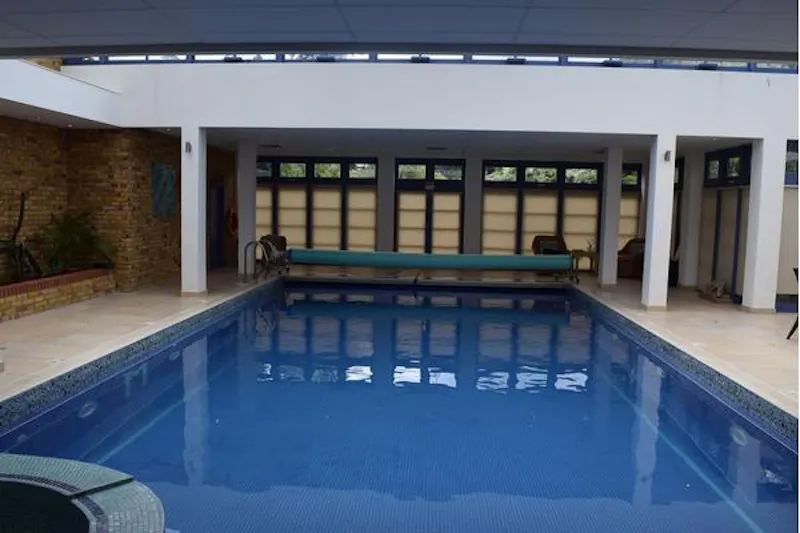 Twickenham townhouse with pool, A980 (photo 14)