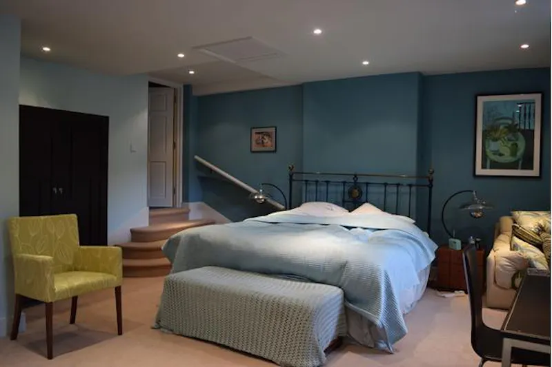 Bedroom at Twickenham townhouse with pool, A980 (photo 15)