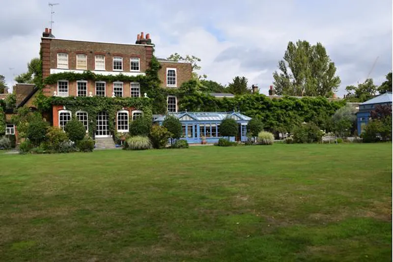 Twickenham townhouse with pool, A980 (photo 23)