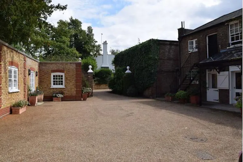 Twickenham townhouse with pool, A980 (photo 33)