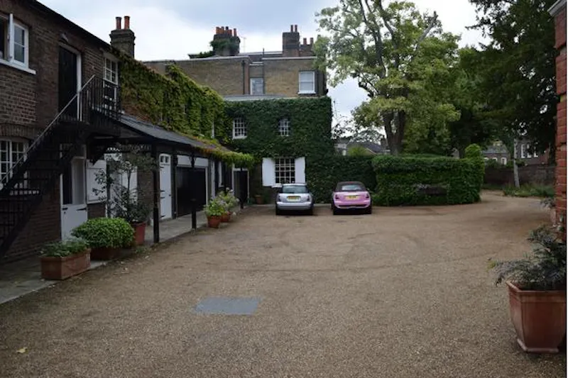 Twickenham townhouse with pool, A980 (photo 34)