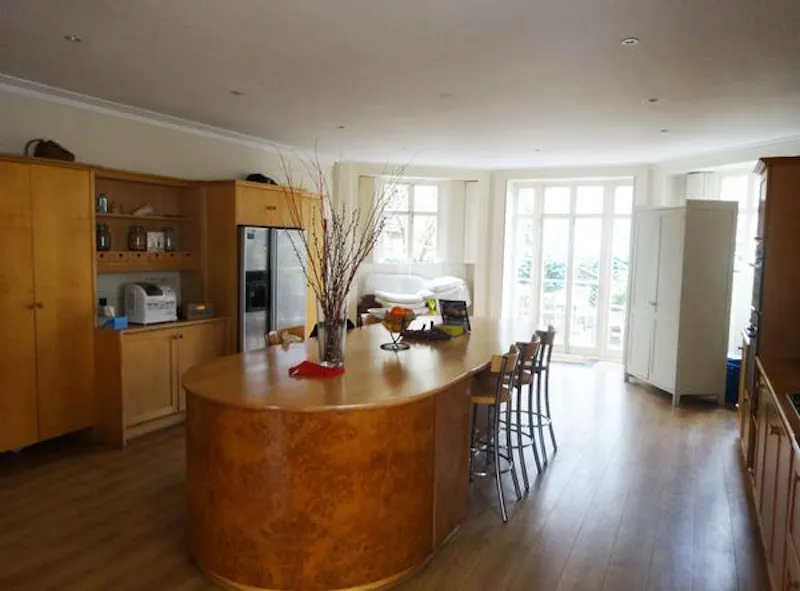 Kitchen island at Opulent Kew Green house, A793 (photo 3)