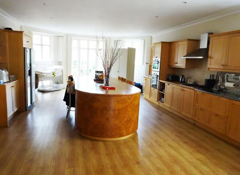 French doors at Opulent Kew Green house, A793 (photo 5)