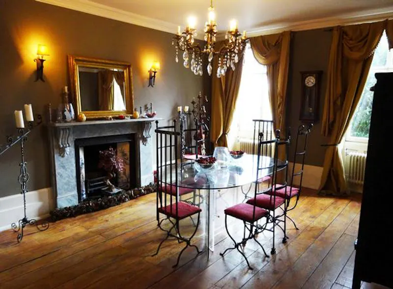 Opulent Kew Green house, A793 (photo 12)