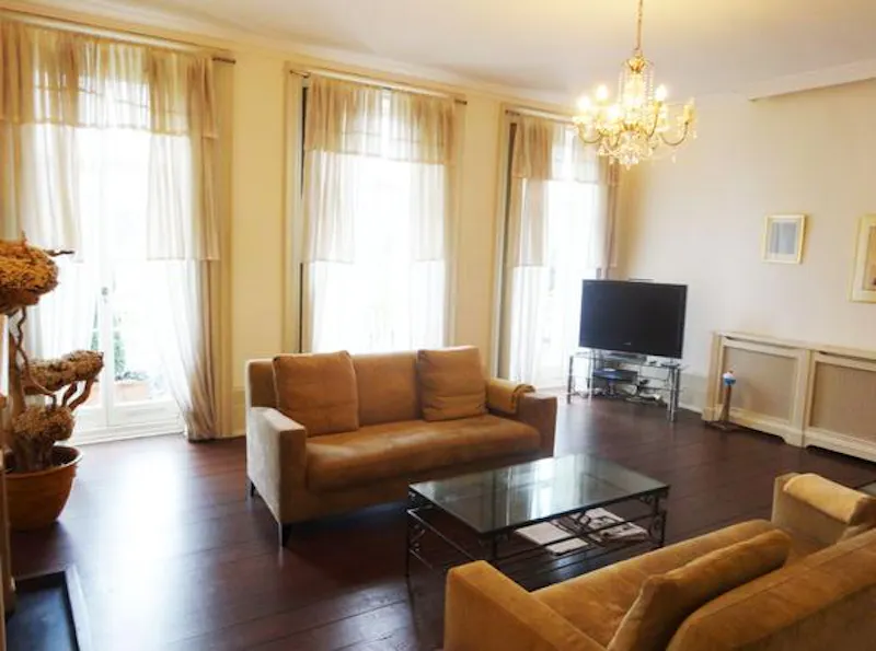 Opulent Kew Green house, A793 (photo 15)