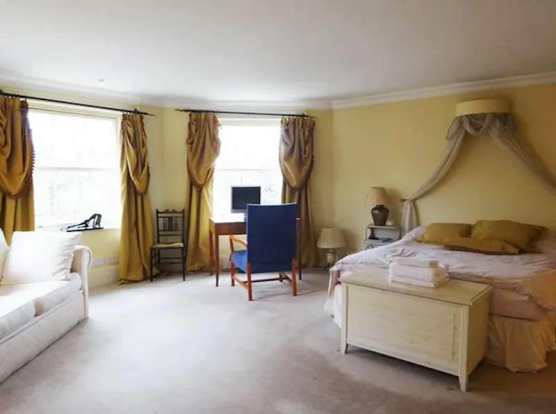 Bedroom at Opulent Kew Green house, A793 (photo 18)
