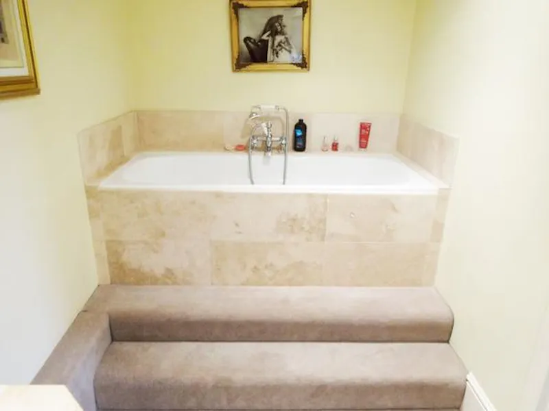 Bathroom at Opulent Kew Green house, A793 (photo 21)