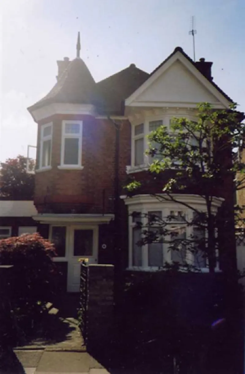 Driveway at East Sheen Edwardian house, B1281 (photo 1)