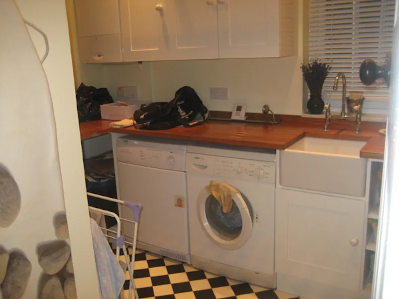 Utility room at East Sheen Edwardian house, B1281 (photo 8)