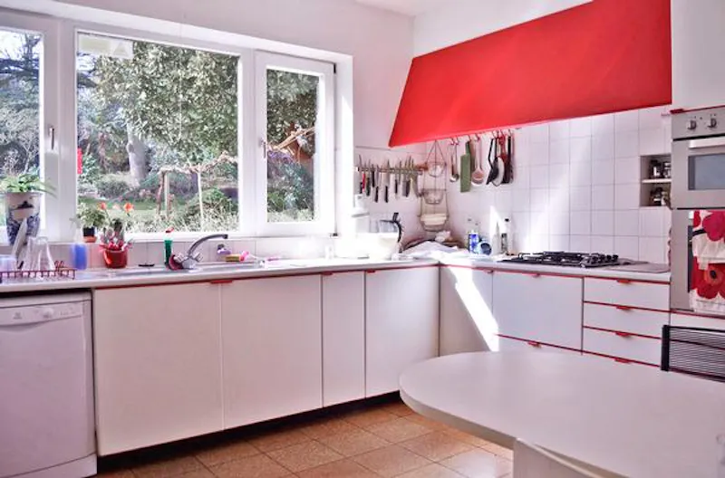 Kitchen at Art Deco Wimbledon house, D1341 (photo 14)