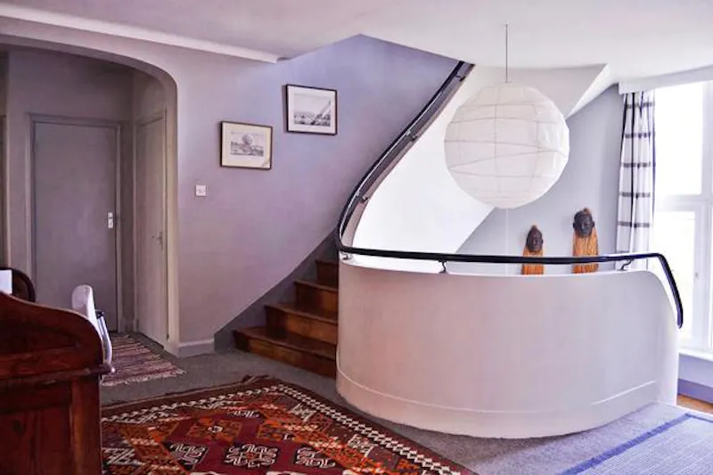 Staircase at Art Deco Wimbledon house, D1341 (photo 18)