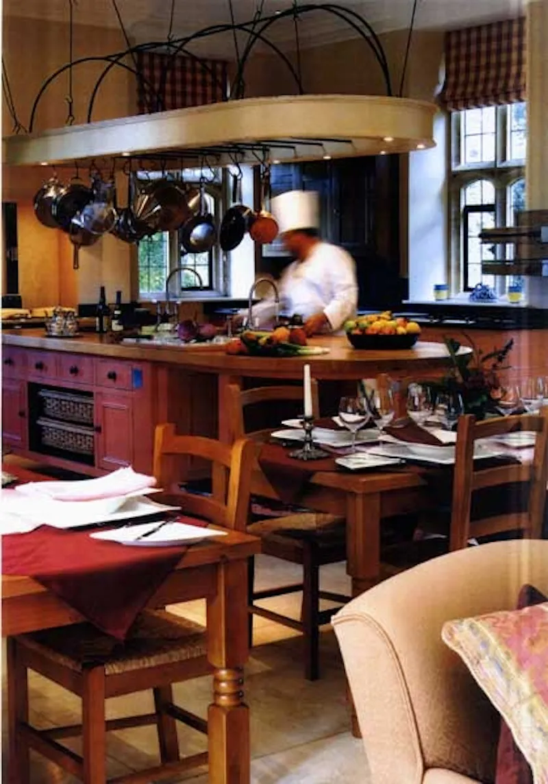 Kitchen at Manor house in Dorchester, G265 (photo 3)