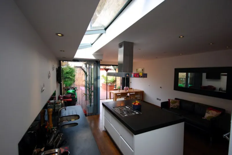Dark glossy Kensal house, D1960 (photo 10)