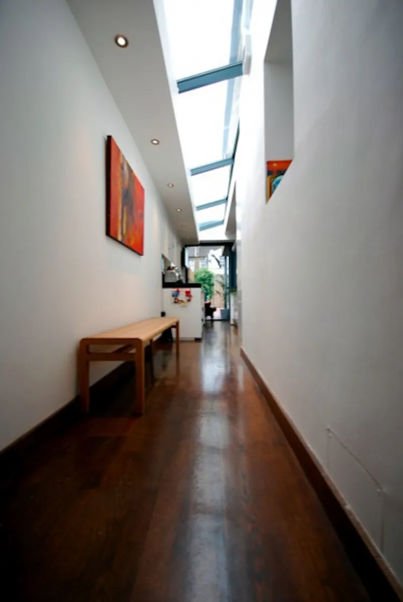 Corridor at Dark glossy Kensal house, D1960 (photo 15)