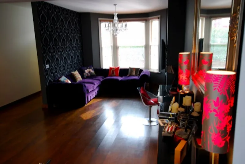 Living Room at Dark glossy Kensal house, D1960 (photo 18)