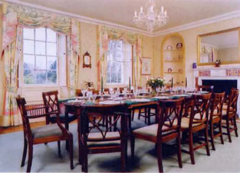 Dining room at Georgian Tonbridge mansion, A1067 (photo 3)