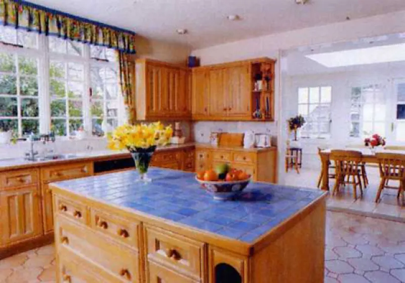 Kitchen at Georgian Tonbridge mansion, A1067 (photo 4)