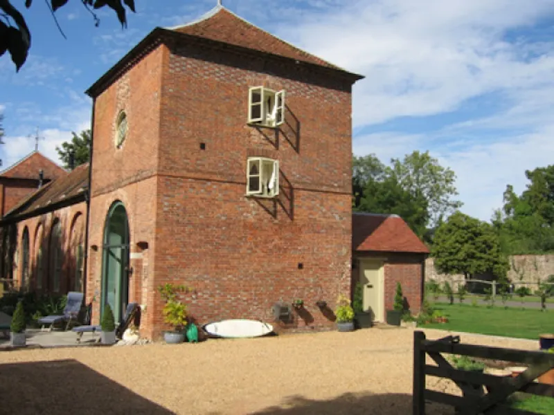 Petersfield country house, A1148 (photo 1)