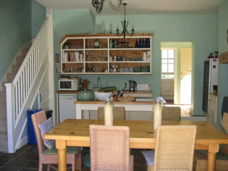 Dining room at Petersfield country house, A1148 (photo 4)