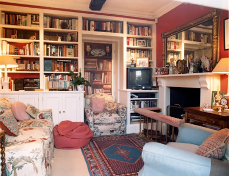 Living Room at Andover Georgian country house, A1156 (photo 2)