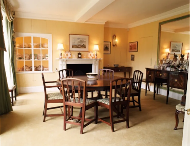 Dining room at Andover Georgian country house, A1156 (photo 4)