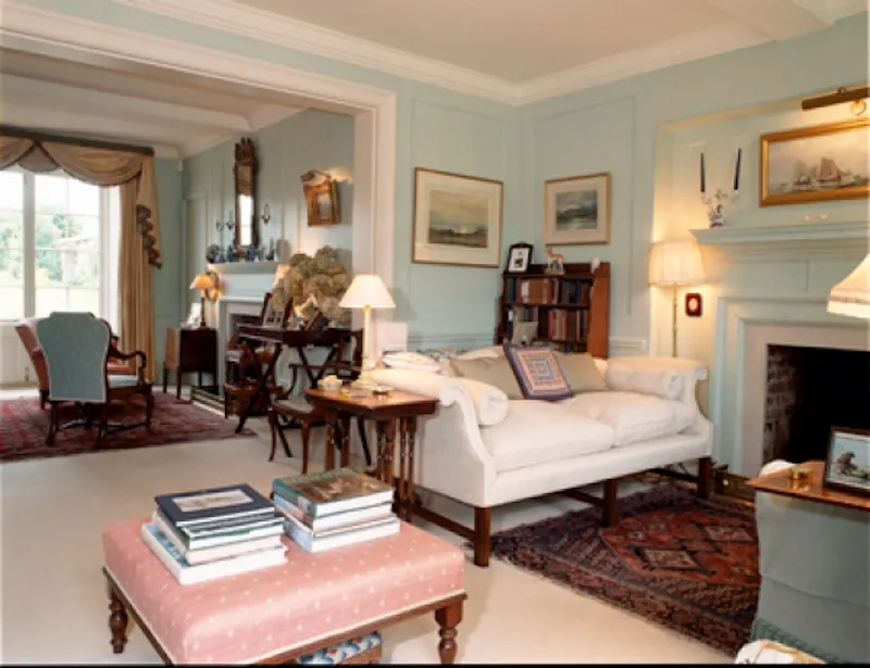 Drawing room at Andover Georgian country house, A1156 (photo 5)
