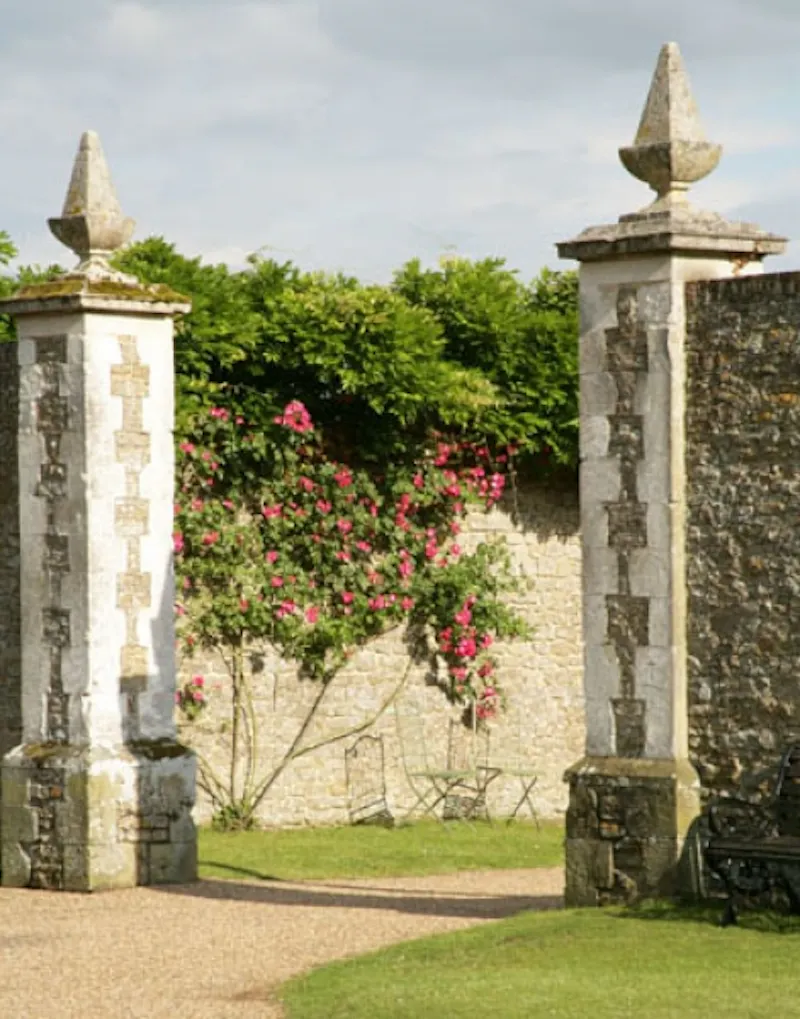 Guildford Elizabethan manor, M17 (photo 41)