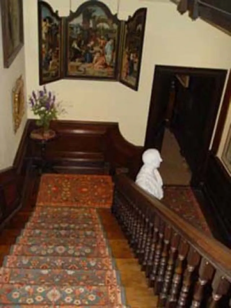 Guildford Elizabethan manor, M17 (photo 10)