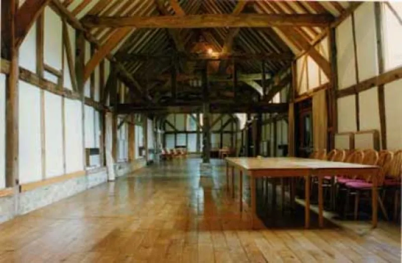 Beams at Guildford Elizabethan manor, M17 (photo 35)