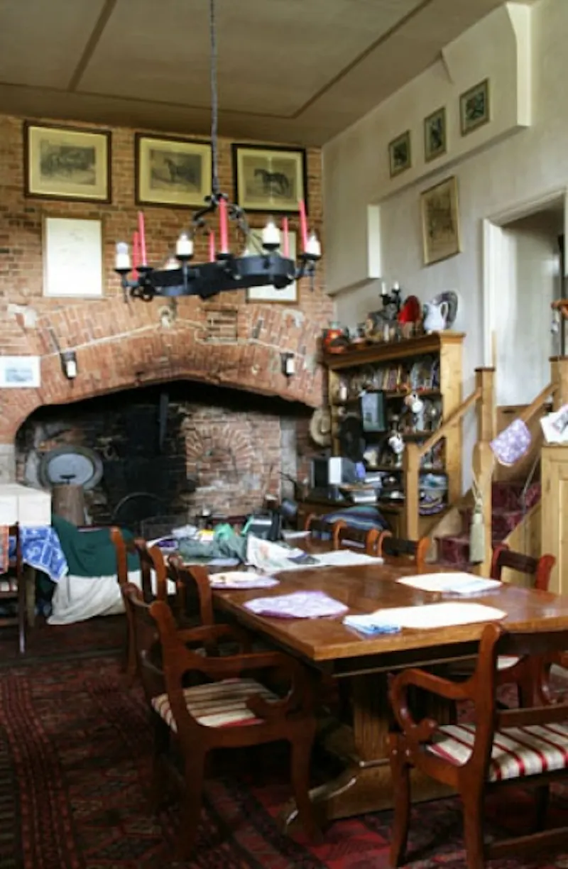 Guildford Elizabethan manor, M17 (photo 21)