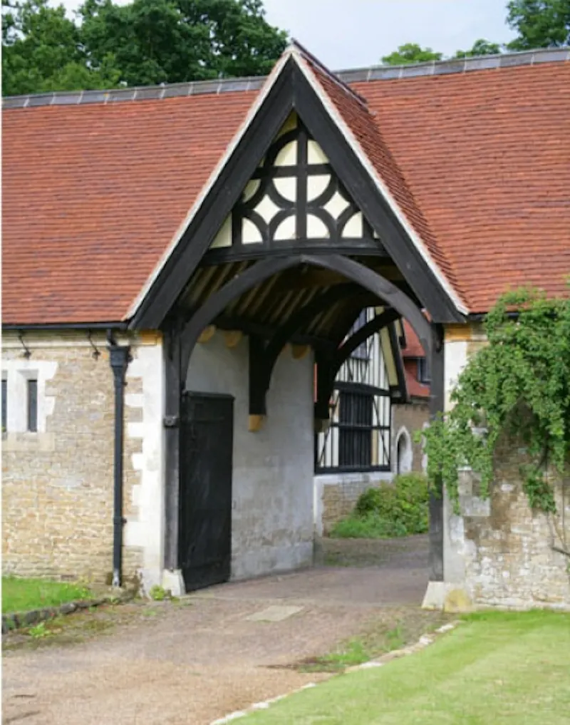 Guildford Elizabethan manor, M17 (photo 37)