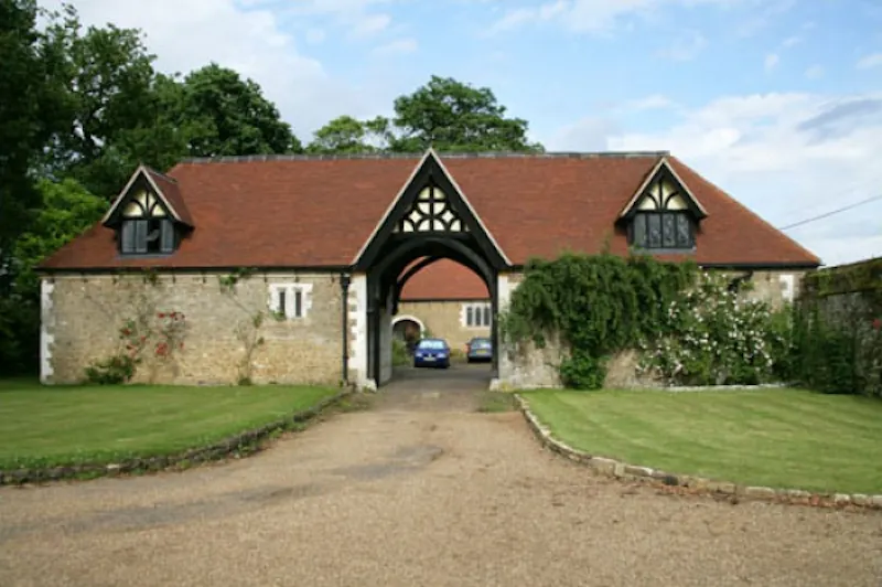 Stable / Outbuildings at Guildford Elizabethan manor, M17 (photo 39)