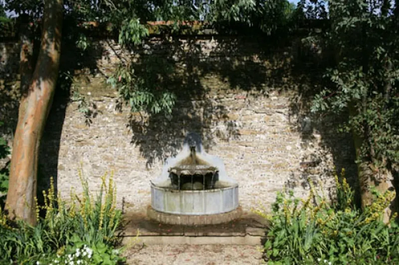 Guildford Elizabethan manor, M17 (photo 53)