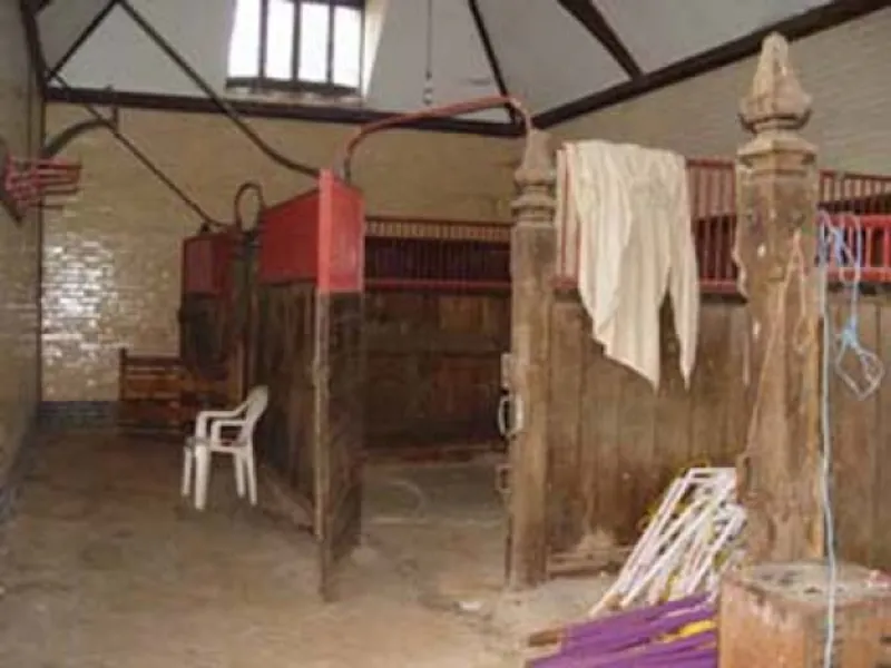 Stable / Outbuildings at Guildford Elizabethan manor, M17 (photo 64)