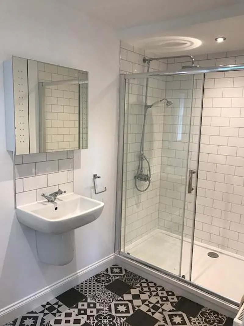 Bathroom at Harefield mill house, L581 (photo 17)