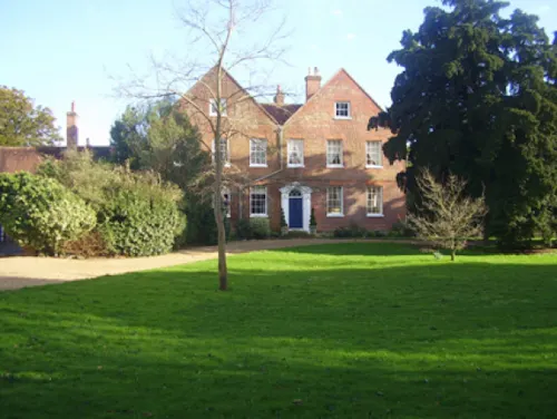 Portsmouth manor house, A1165