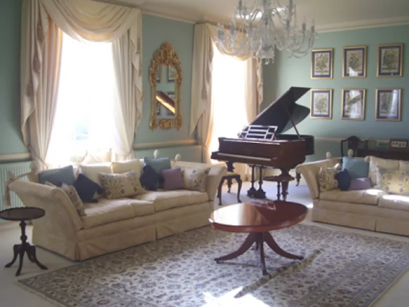 Drawing room at Portsmouth manor house, A1165 (photo 3)