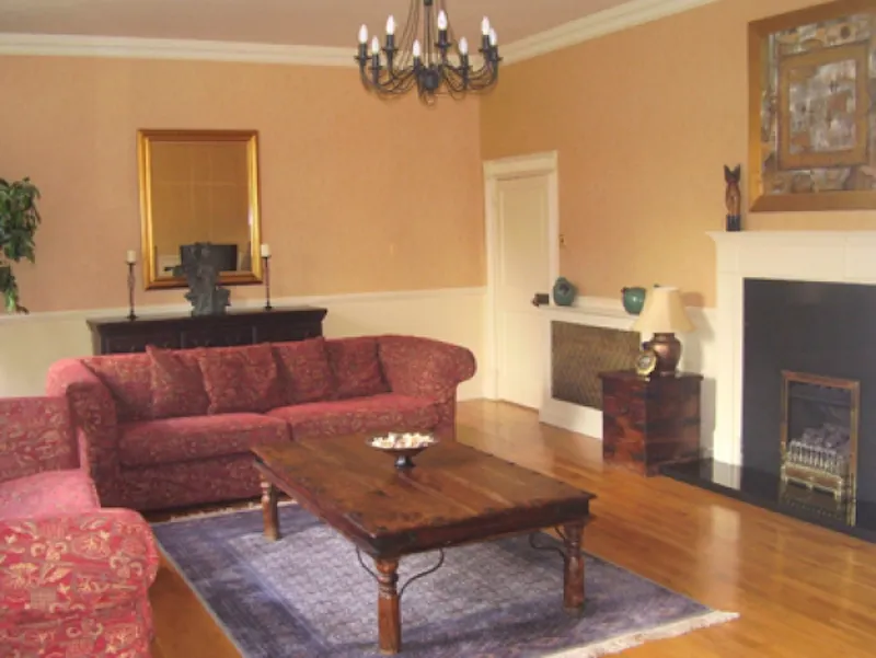 Drawing room at Portsmouth manor house, A1165 (photo 4)